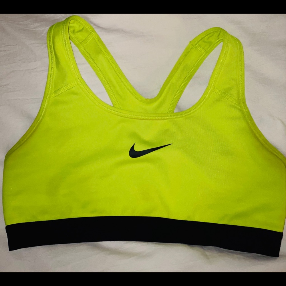 Nike pro sports bra